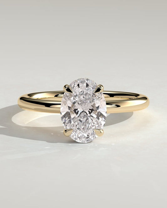 Selene – Ovaler Solitär Verlobungsring mit Hidden Halo in 14k/18k Gelbgold mit Labordiamant | Élysée Diamonds