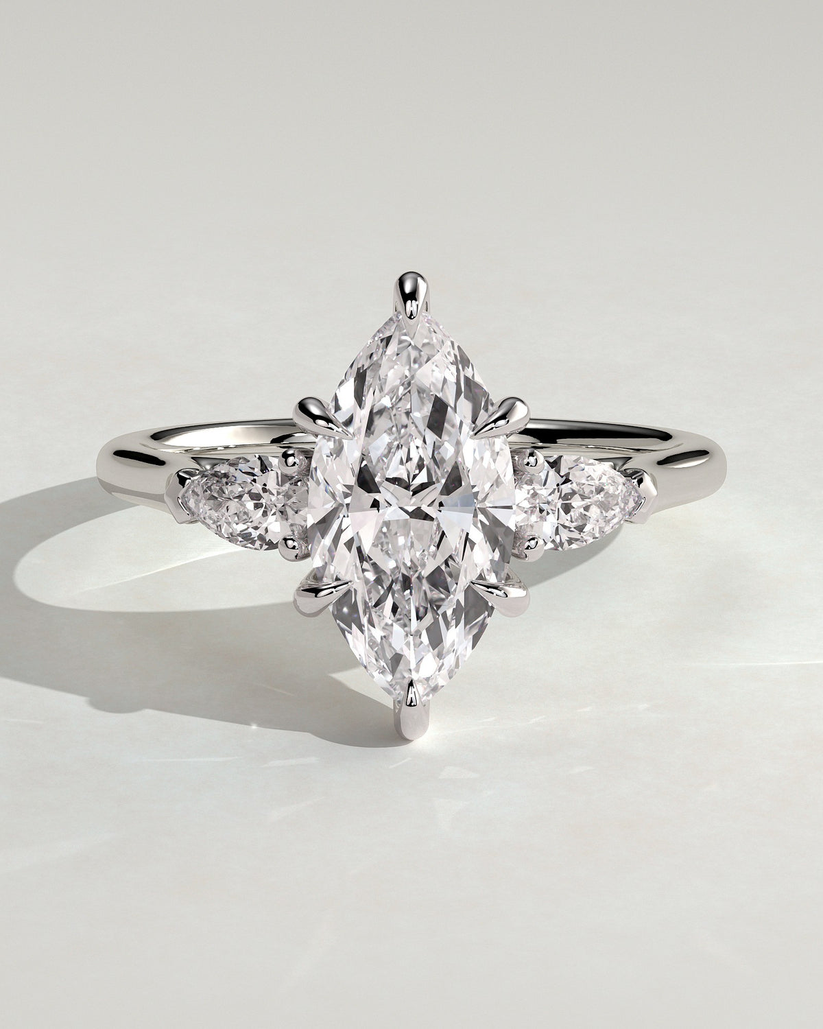 Solenne – Marquise Trilogy Verlobungsring in 14k/18k Weißgold mit Labordiamant | Élysée Diamonds