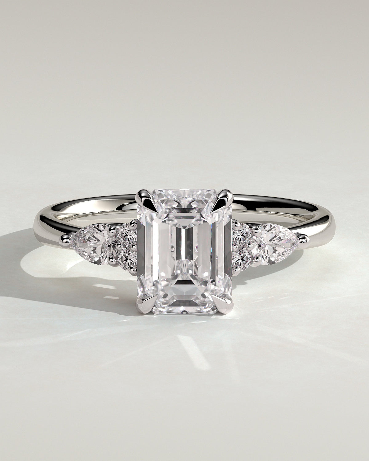 Aurora – Emerald Trilogy Verlobungsring in 14k/18k Weißgold mit Labordiamant | Élysée Diamonds