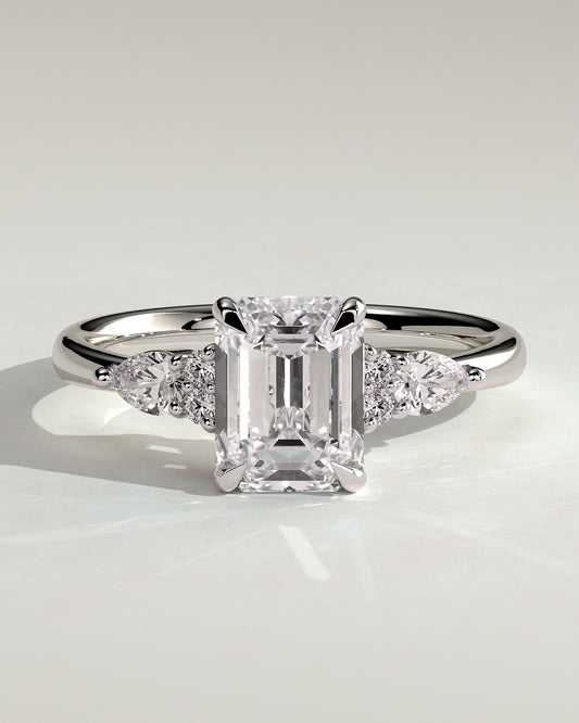 Aurora – Emerald Trilogy Verlobungsring in 14k/18k Weißgold mit Labordiamant | Élysée Diamonds