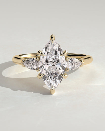 Solenne – Marquise Trilogy Verlobungsring in 14k/18k Gelbgold mit Labordiamant | Élysée Diamonds