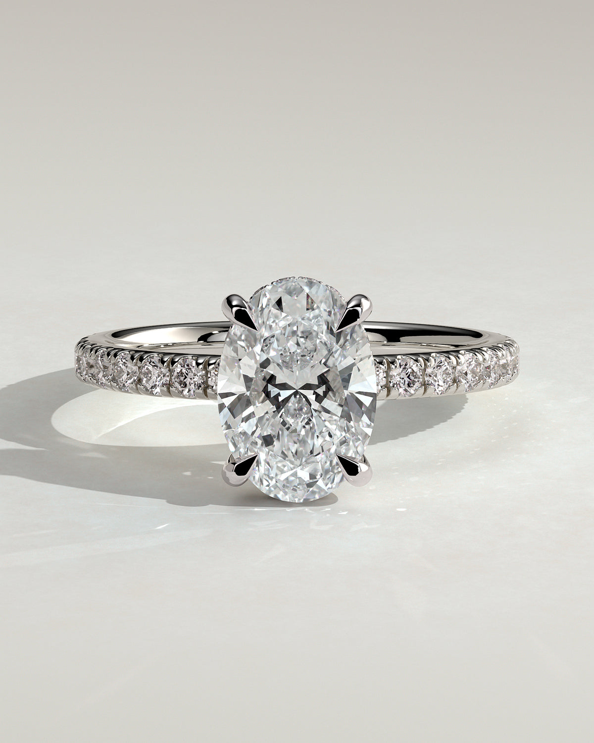 Aveline – Ovaler Solitär Verlobungsring mit Hidden Halo & Pavé in 14k/18k Weißgold mit Labordiamant | Élysée Diamonds