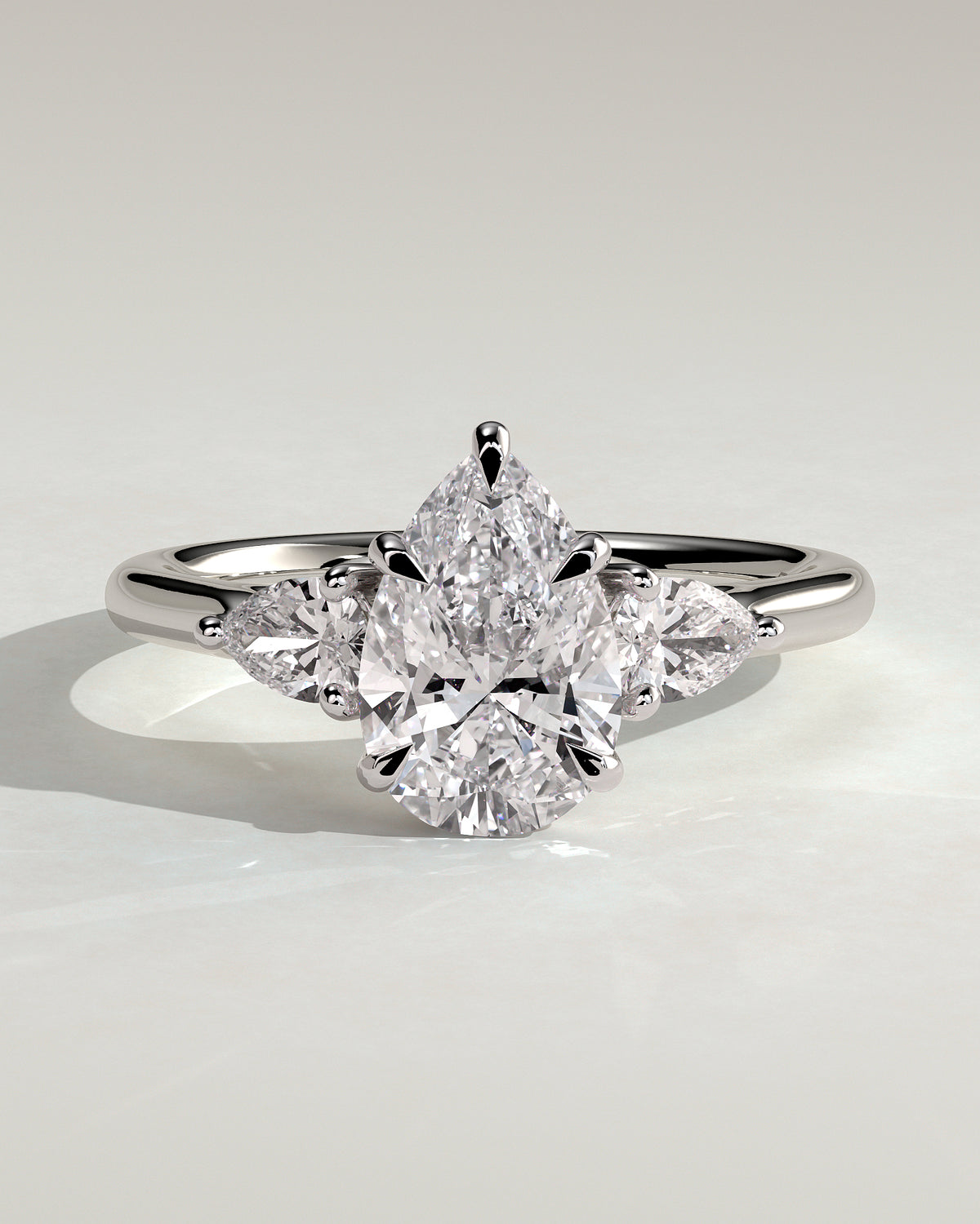 Serelle – Pear Trilogy Verlobungsring in 14k/18k Weißgold mit Labordiamant | Élysée Diamonds