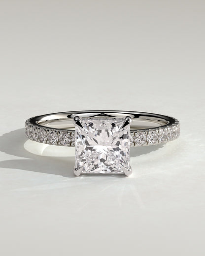 Amara – Princess Verlobungsring mit Hidden Halo & Pavé in 14k/18k Weißgold mit Labordiamant | Élysée Diamonds