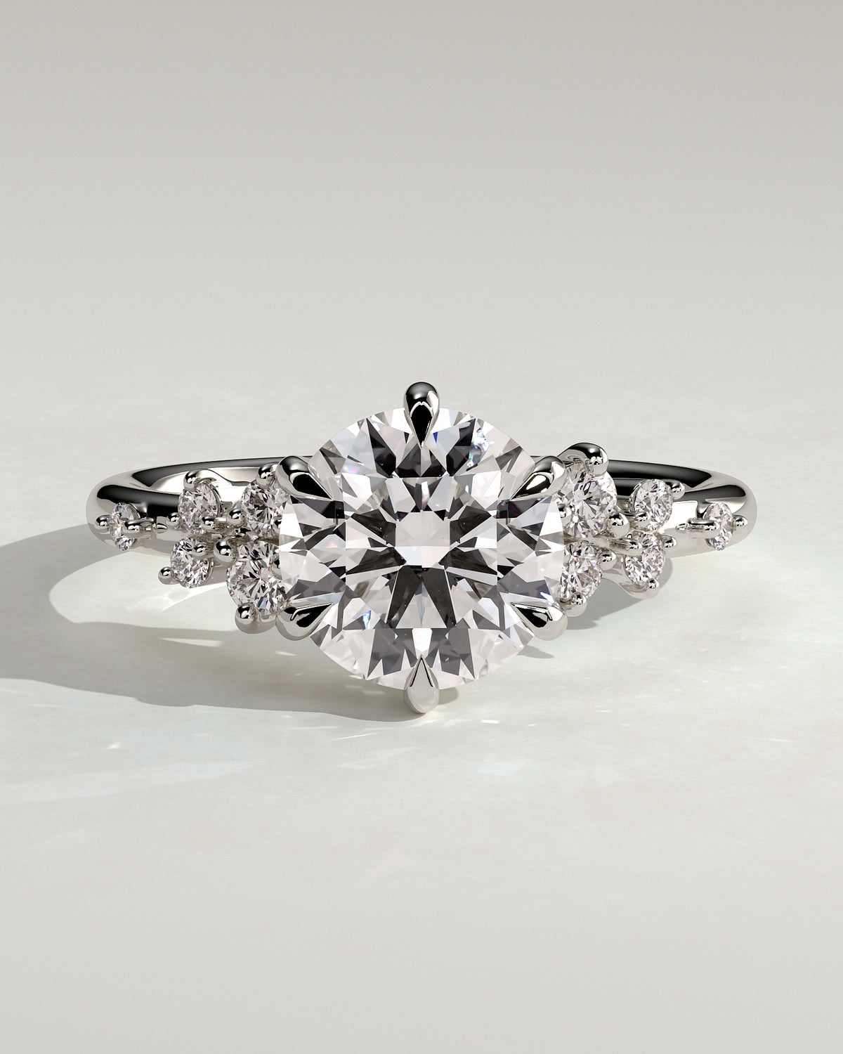 Rosalie – Runder Solitär Verlobungsring mit Seitensteinen in 14k/18k Weißgold mit Labordiamant | Élysée Diamonds