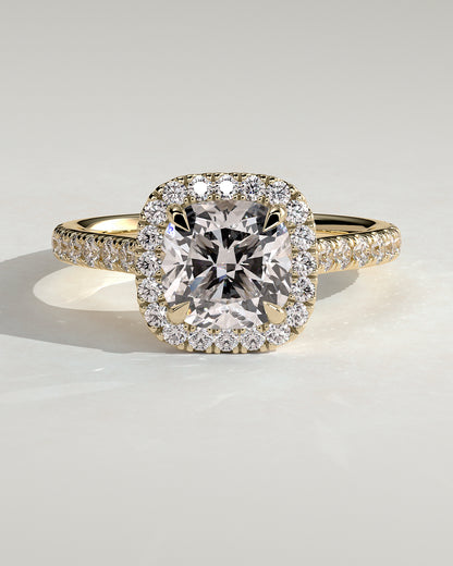 Capucine – Cushion Verlobungsring mit Halo & Pavé in 14k/18k Gelbgold mit Labordiamant | Élysée Diamonds